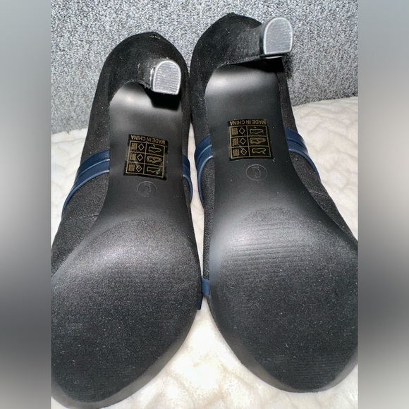 *NEW* Journee Collection Samara Bootie Black Size: 6 - Picture 9 of 14